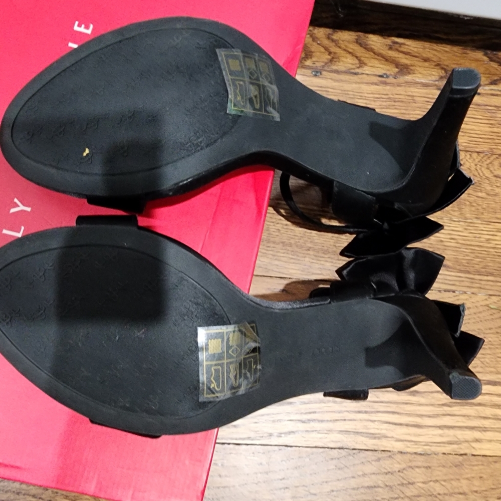 Kelly & Katie Tamatha Heels - Picture 7 of 9